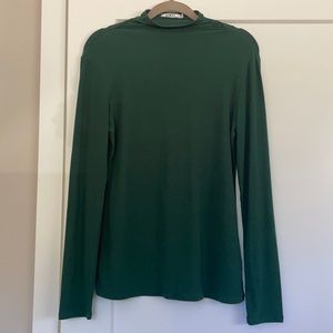 NWOT green mock turtleneck long-sleeve stretchy blouse by Aprll